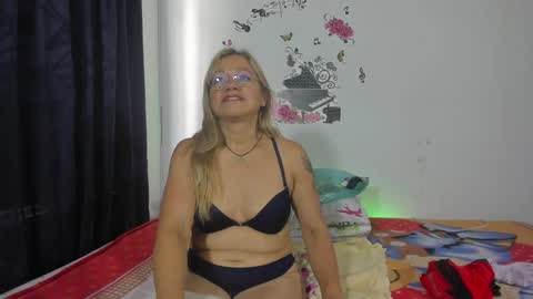 anthonela_mature_ online show from January 20, 2025, 5:13 pm