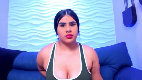 antonellarose__ online show from November 19, 2024, 7:35 pm