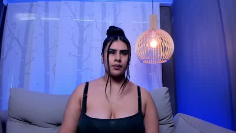 antonellarose__ online show from December 7, 2024, 7:52 pm