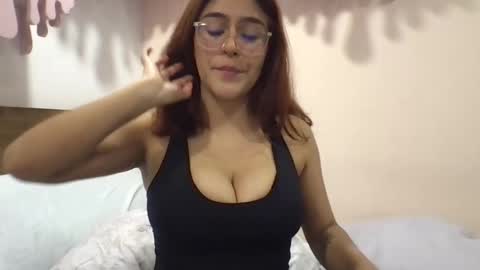 aria_andradee online show from November 13, 2024, 12:50 am