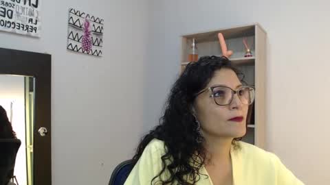 arianna_ros3 online show from January 1, 2025, 7:21 pm