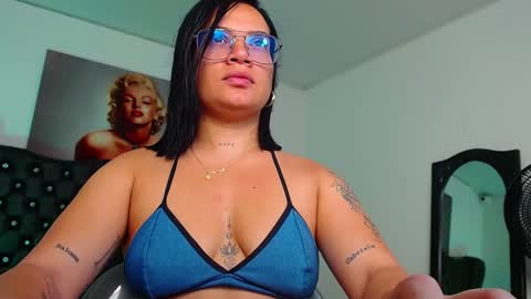 ariiaanaa_ online show from December 20, 2024, 11:37 am