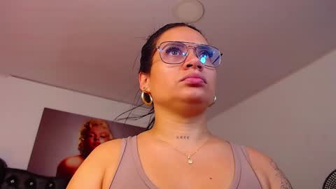 ariiaanaa_ online show from December 24, 2024, 11:53 am