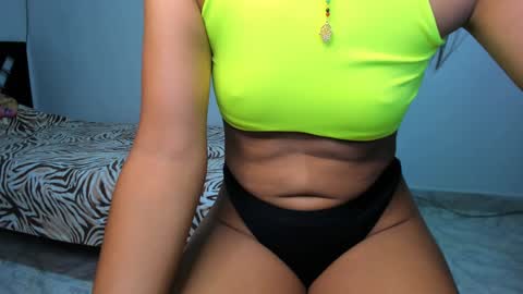 aristena_01 online show from November 17, 2024, 1:47 pm