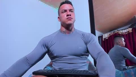 arnold sexy hot98 online show from December 24, 2024, 1:50 am