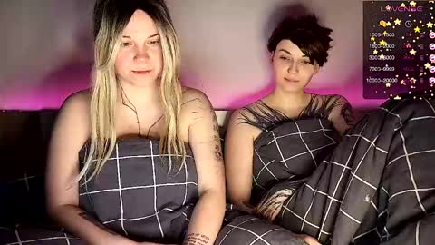 Arya brunett and Cassie blond online show from December 27, 2024, 6:14 am