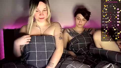 Arya brunett and Cassie blond online show from December 20, 2024, 5:52 am