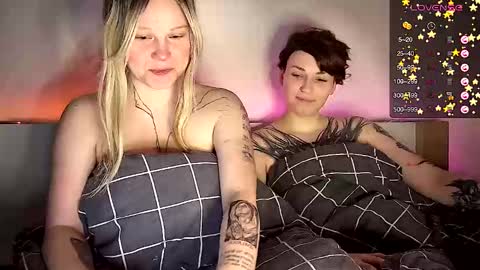 Arya brunett and Cassie blond online show from January 18, 2025, 5:21 am