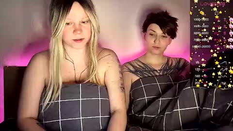 Arya brunett and Cassie blond online show from December 30, 2024, 5:14 am