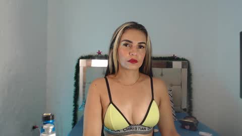 ashley__tylor online show from December 9, 2024, 2:29 am