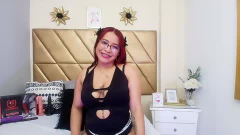 AshleyVillalobos online show from November 18, 2024, 11:26 am