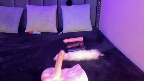 ashlye_miller_ online show from December 22, 2024, 3:54 am