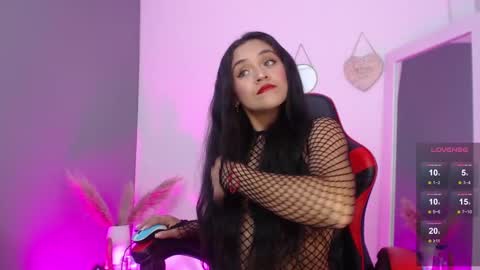 ashlyefox_ online show from December 17, 2024, 6:44 pm