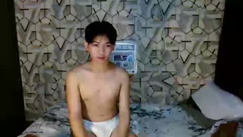 asian_wayne online show from December 10, 2024, 6:37 am