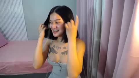 asiangirl_rhian online show from December 5, 2024, 5:31 am