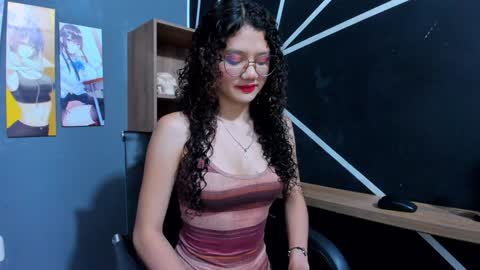 auro_raa online show from January 5, 2025, 4:24 am