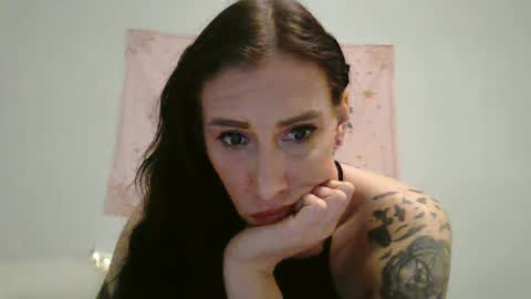 averie_angel online show from January 7, 2025, 7:05 pm