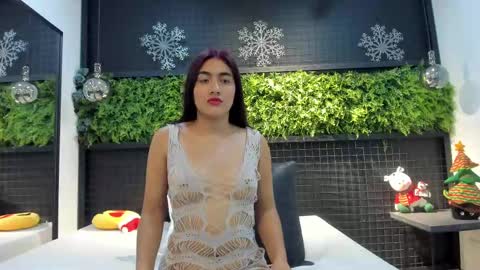 aylacollinss online show from December 31, 2024, 3:05 pm