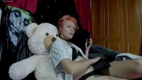 baby_punkk online show from November 17, 2024, 3:06 am