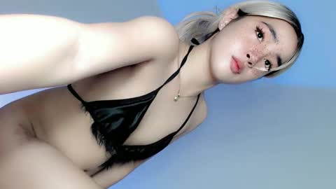 baby_sabrina19 online show from January 9, 2025, 6:38 pm