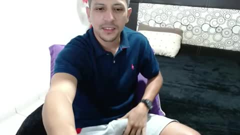 YOANDRES online show from December 22, 2024, 2:32 pm