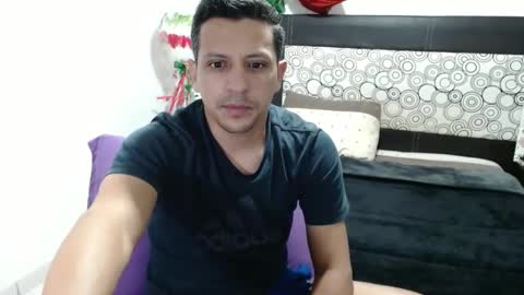 YOANDRES online show from December 11, 2024, 1:12 pm