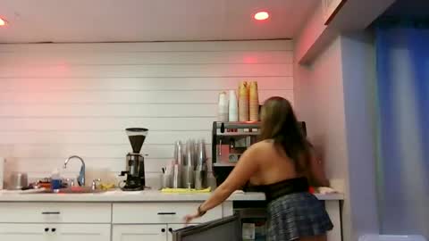 bbygirlshelly online show from January 3, 2025, 4:50 am