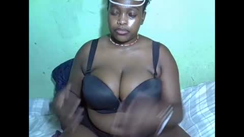 my name is kianah nice to meet u can you follow me for more show honey rate me please its impotant online show from December 13, 2024, 6:32 pm