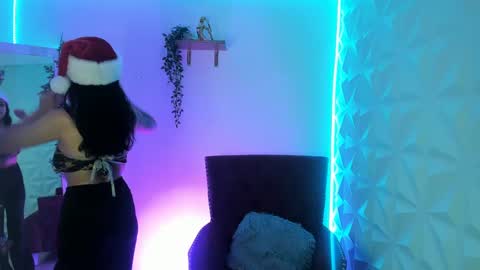 beautylayla_cg online show from December 5, 2024, 8:17 pm