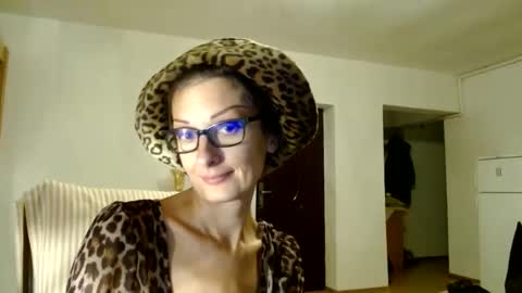 Raluca online show from November 15, 2024, 4:02 pm