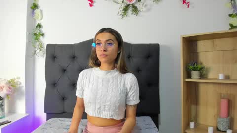 beccamilanni online show from November 15, 2024, 1:22 pm