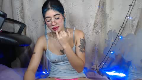 modelo independiente online show from December 12, 2024, 11:42 pm