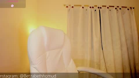 betzabeth_homudr online show from December 24, 2024, 4:42 am