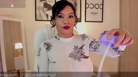 betzabeth_homudr online show from November 28, 2024, 9:25 pm