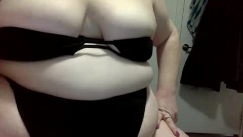 bigbellybabe1987 online show from January 13, 2025, 5:17 am