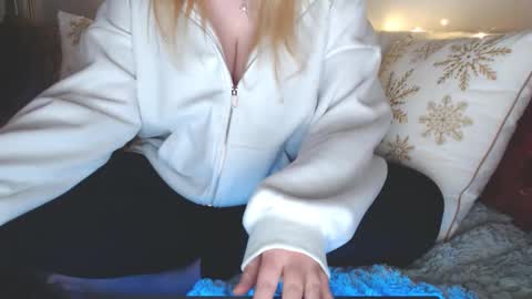 bigboobs_cutie online show from December 13, 2024, 9:49 pm