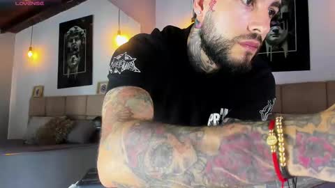 billi_ink777 online show from January 16, 2025, 7:47 pm