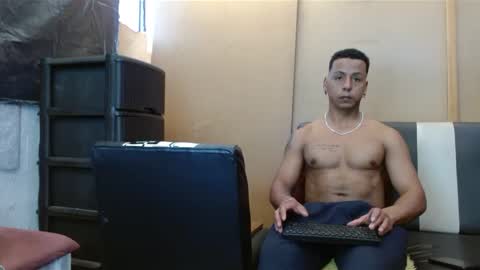 black_hot26 online show from November 23, 2024, 2:52 pm