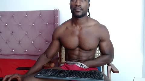 Twtter 1MikeBeckford            Onlyfns beckfordmike online show from November 12, 2024, 12:06 pm