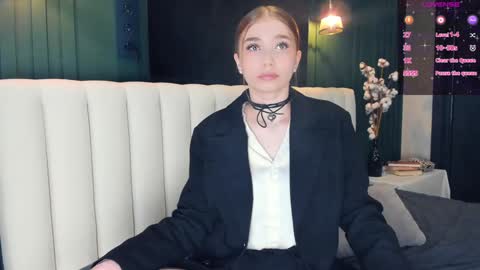 Sophie online show from November 12, 2024, 4:35 am