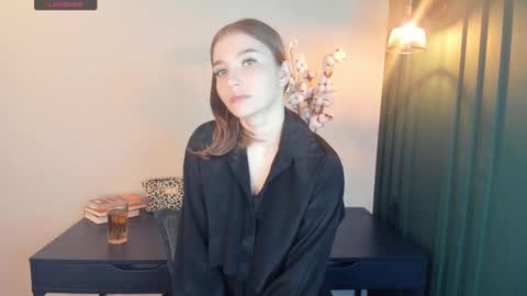 Sophie online show from November 18, 2024, 4:27 am