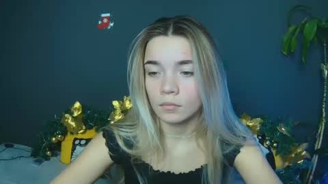 blondagirl_ online show from January 4, 2025, 1:59 pm