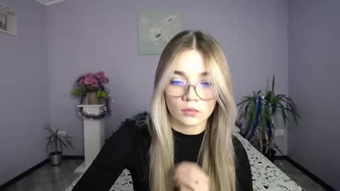 blondagirl_ online show from December 27, 2024, 2:18 pm