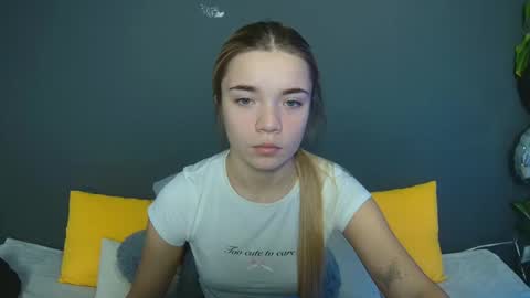 blondagirl_ online show from December 9, 2024, 1:18 pm