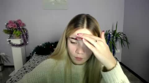 blondagirl_ online show from December 19, 2024, 2:02 pm