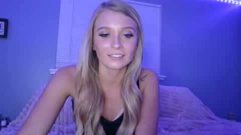 Blonde Stella online show from January 8, 2025, 12:08 am