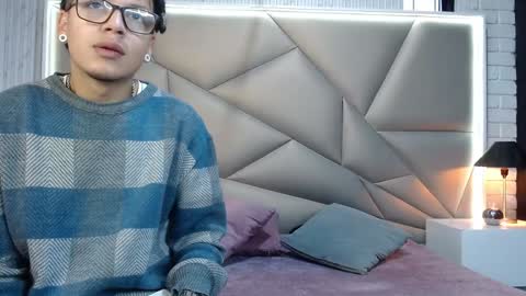 bonny_bonss online show from December 1, 2024, 11:10 am