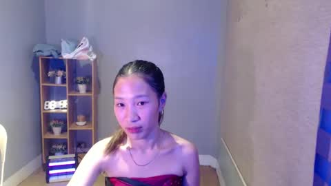 brie_belle online show from December 14, 2024, 4:50 am