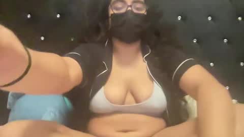 browngoddess1698 online show from January 12, 2025, 11:39 pm