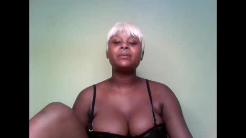 brownsugar_p online show from November 18, 2024, 8:33 am